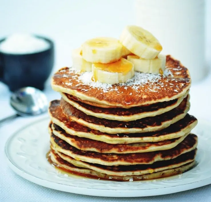 Pankees vegane cu fulgi de ovăz și banane
