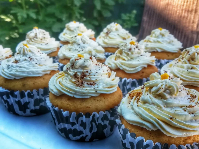 Brioșe cu merișoare și cremă mascarpone
