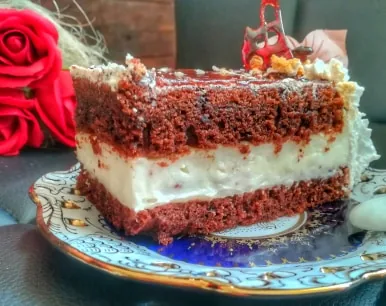 Tort de brownie cu cremă de vanilie