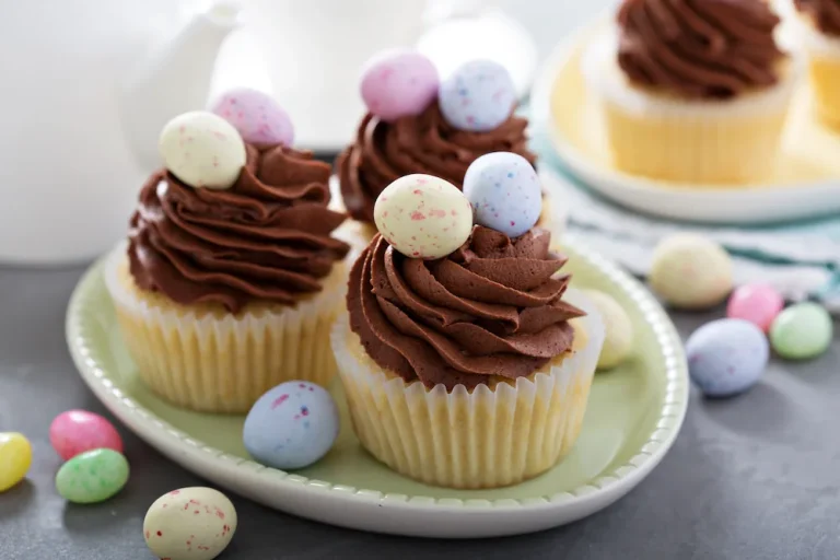 Cupcakes de vanilie cu fulgi de ciocolată
